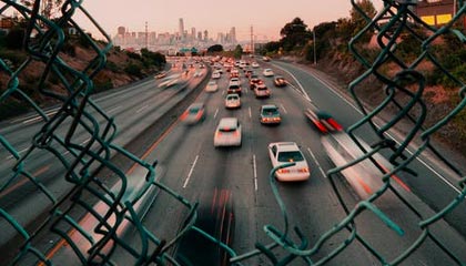 《合金装备Δ：食蛇者》已正式推出在线多人模式「猎狐」